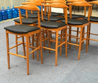 Ghế  quầy bar gỗ Bull