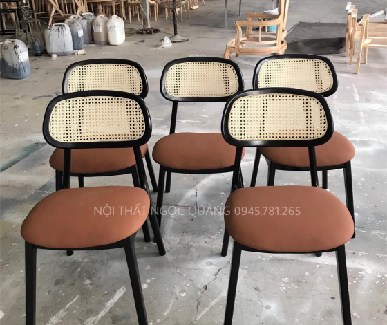 Độc đáo ghế cafe gỗ Secco hot nhất 2024