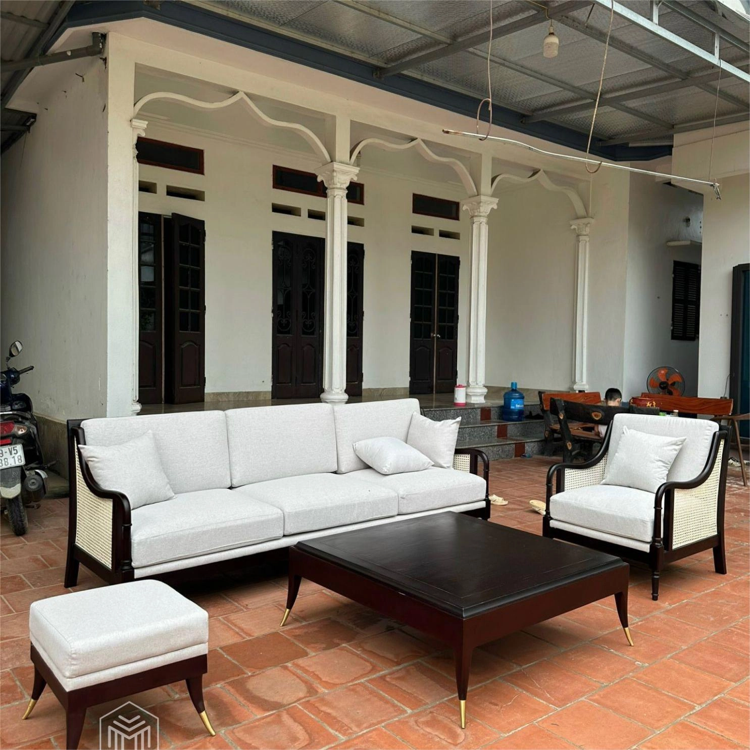 Bộ sofa gỗ đan mây phong cách Indochine cho phòng khách
