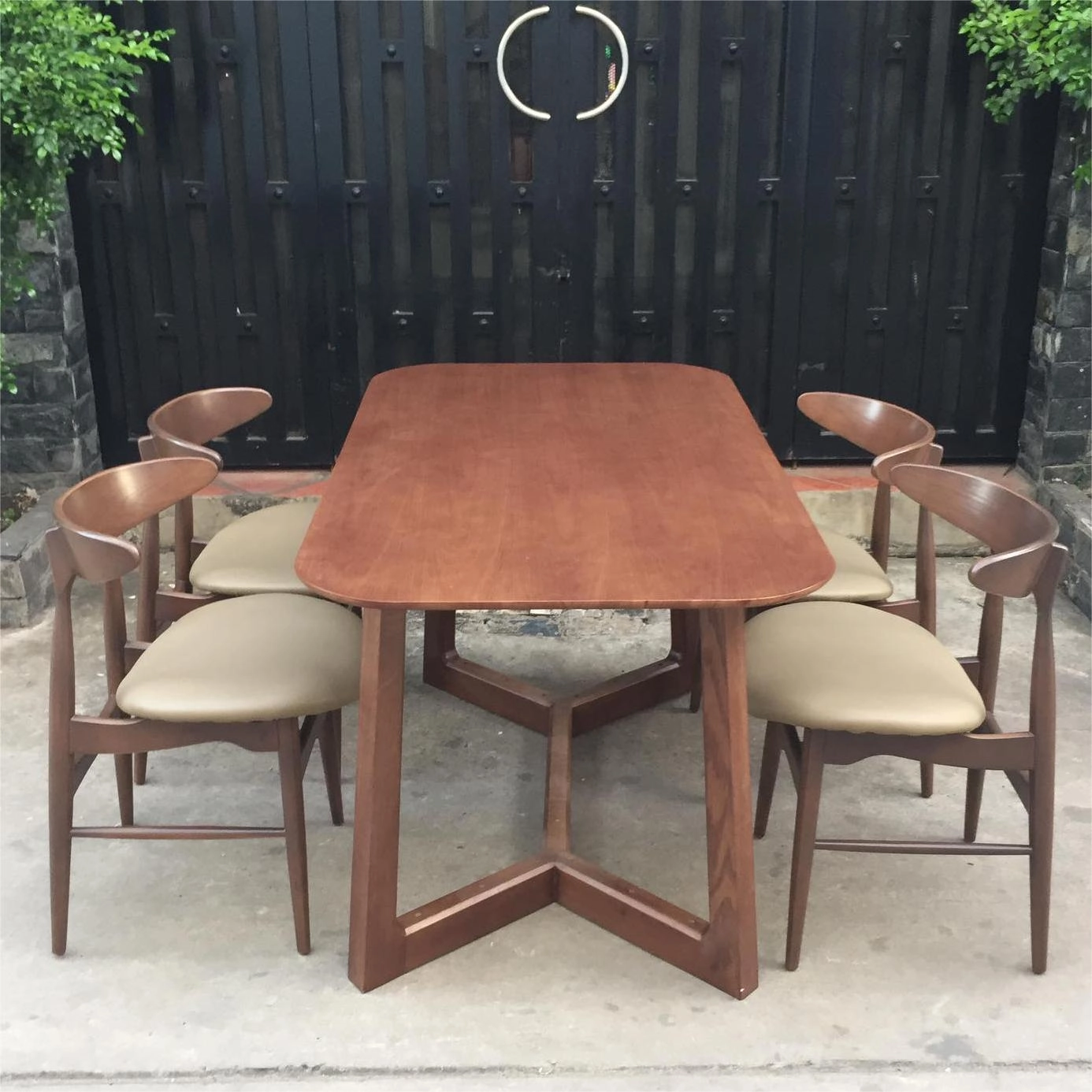 Bộ bàn ăn CH33 kết hợp bàn Concorde