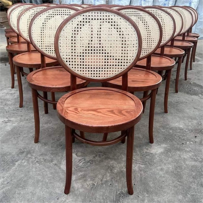 Ghế Thonet tựa tròn mặt gỗ