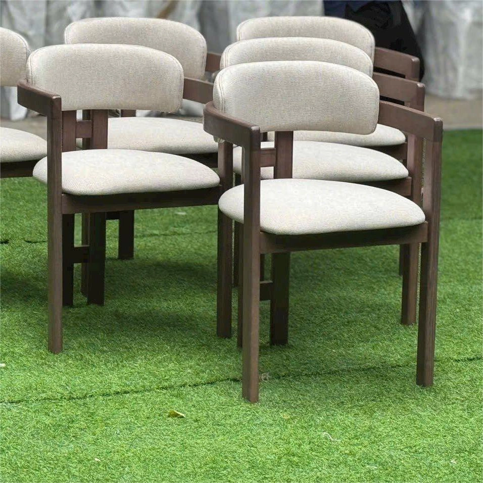Ghế nhà hàng Galloti gỗ Ash bọc nệm vải
