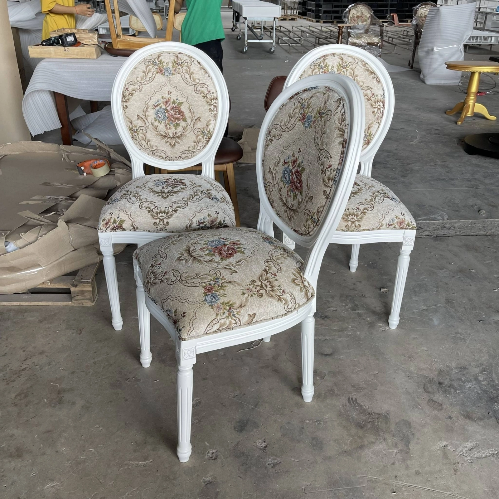 Ghế Louis không tay gỗ cao su bọc nệm vải hoa văn cho phòng ăn