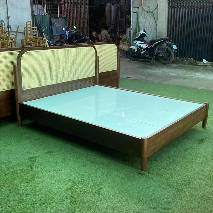 Giường ngủ gỗ đóng mây đầu giường 