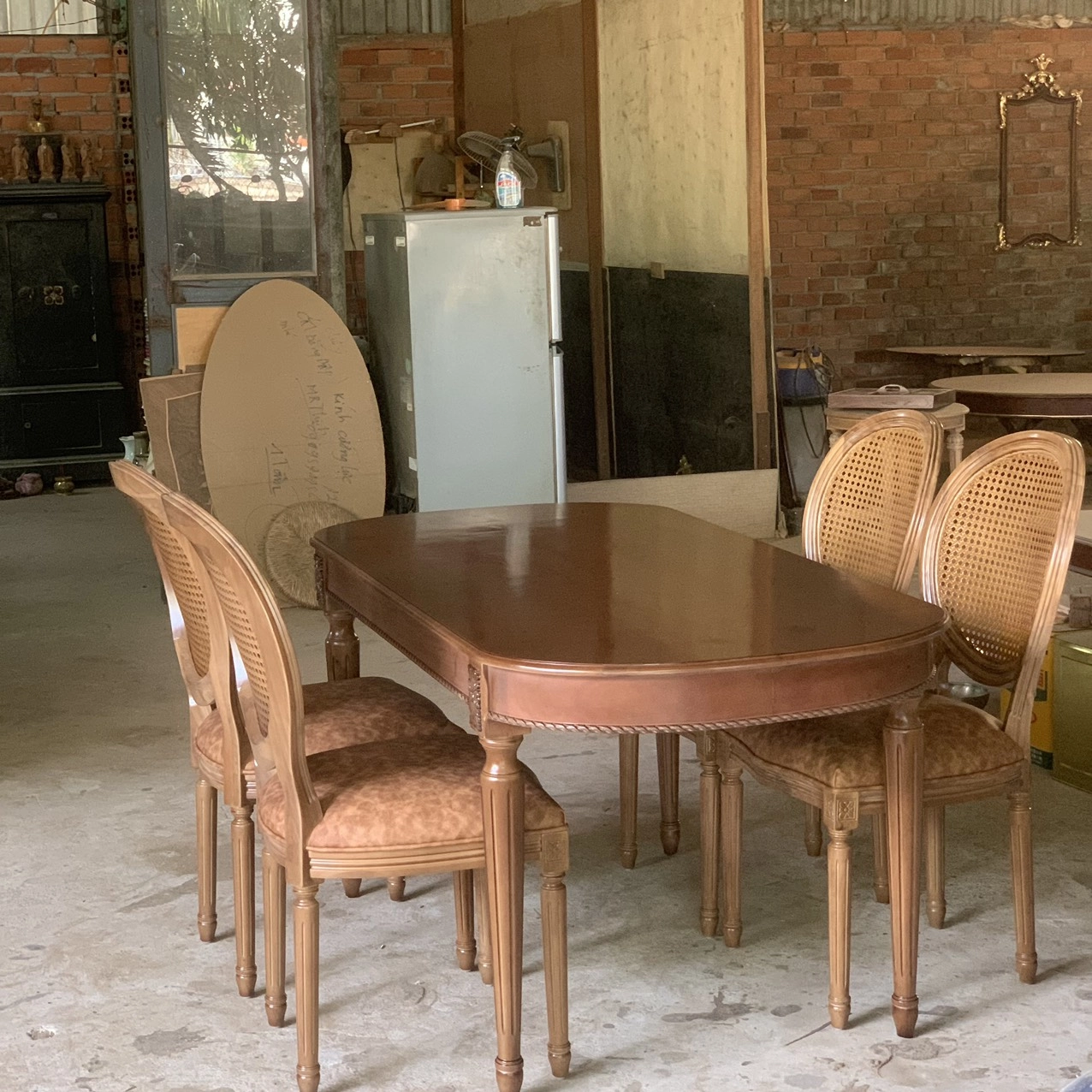 Ghế ăn Louis không tay gỗ cao su lưng mây