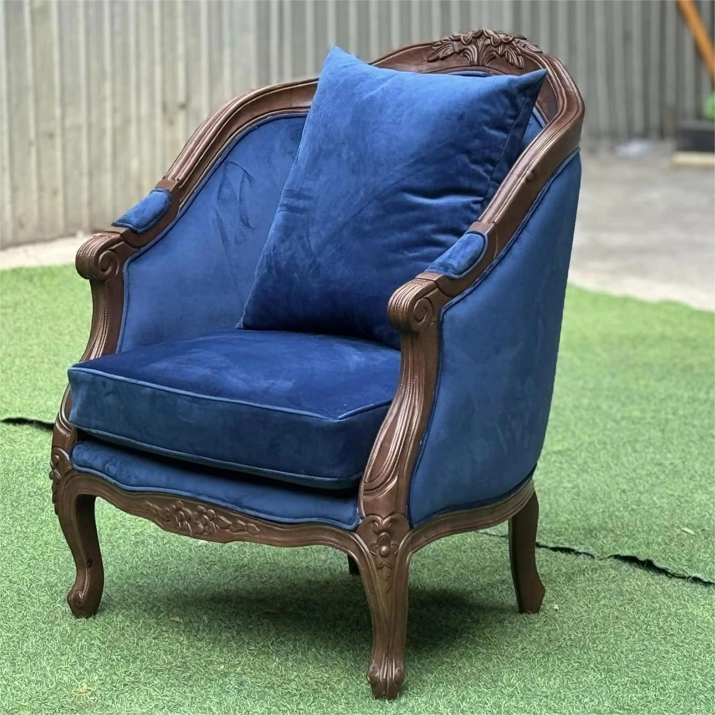 Sofa Louis gỗ sồi Nga bọc nhung