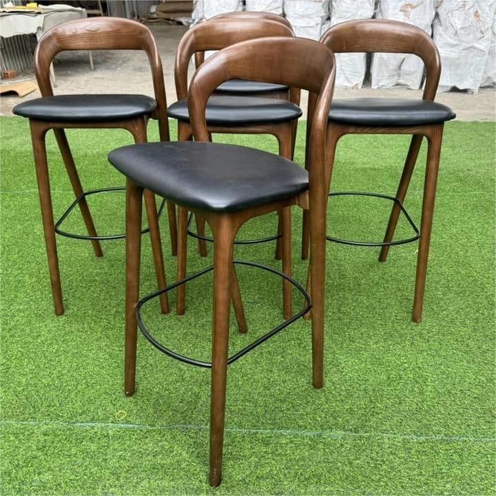 Ghế bar Neva gỗ ash bọc nệm da