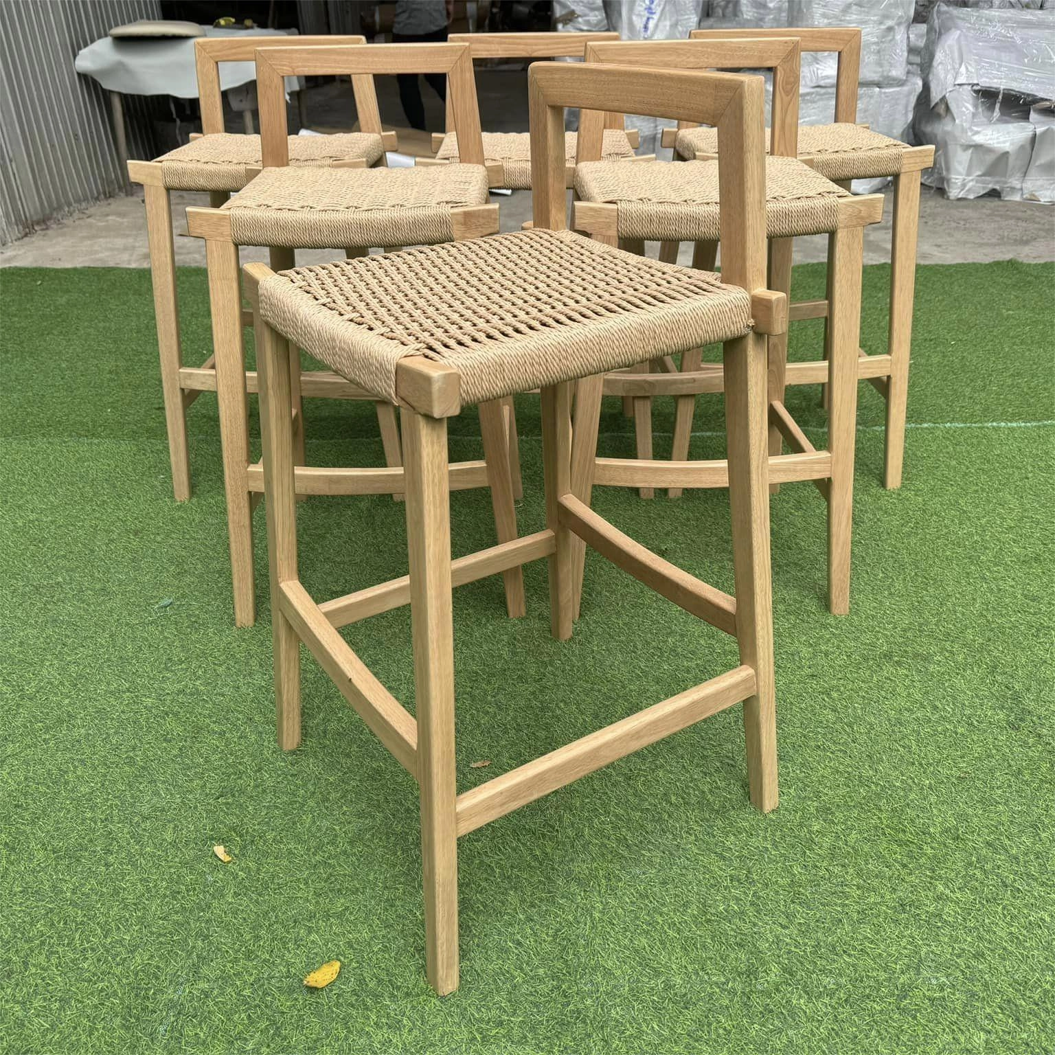 Ghế bar gỗ cao su mặt ngồi đan dây 