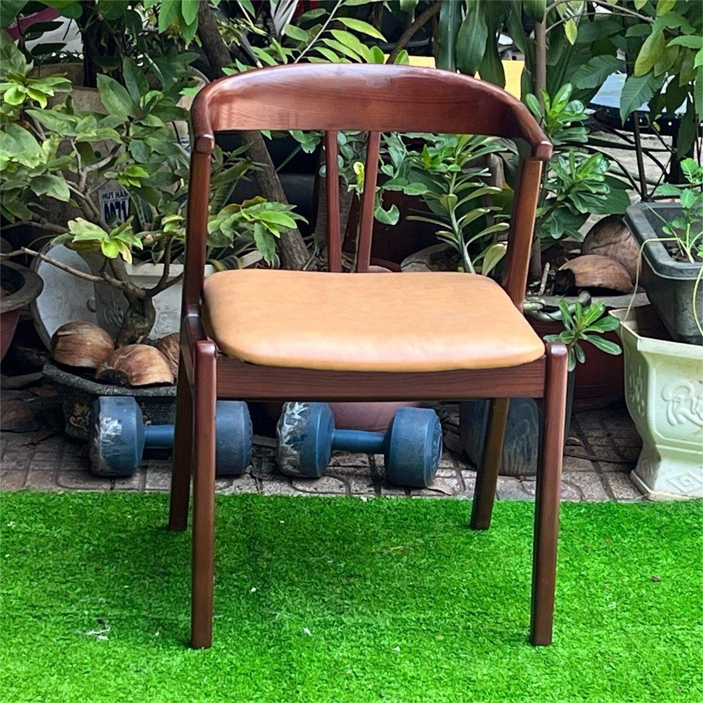 Ghế ăn nhà hàng gỗ chữ V