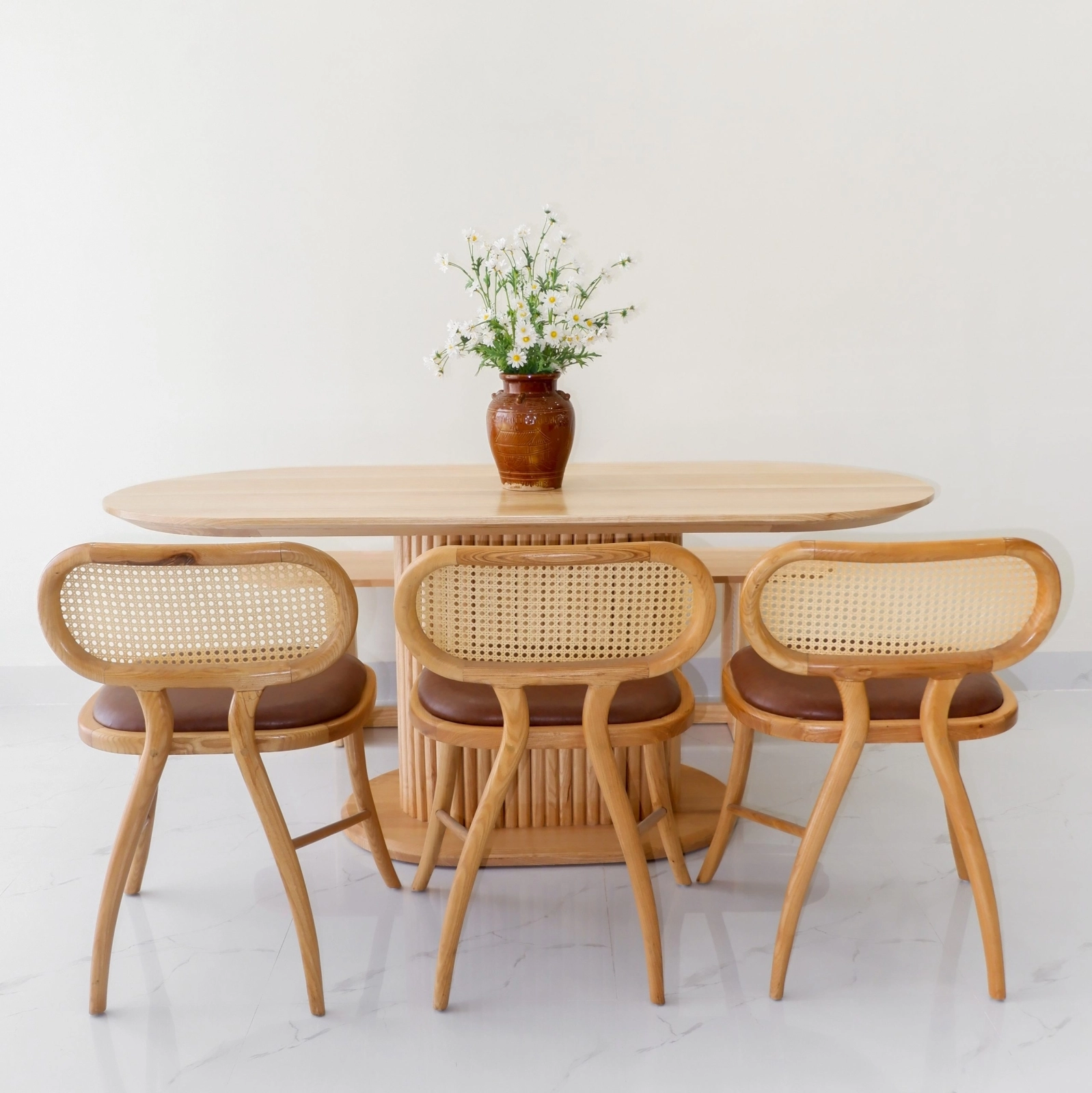 Bàn ăn ovan ghế thonet vienna
