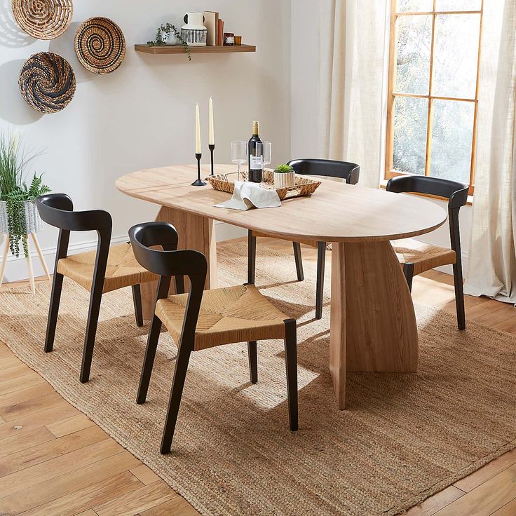 Bàn ăn oval 4 ghế đan dây