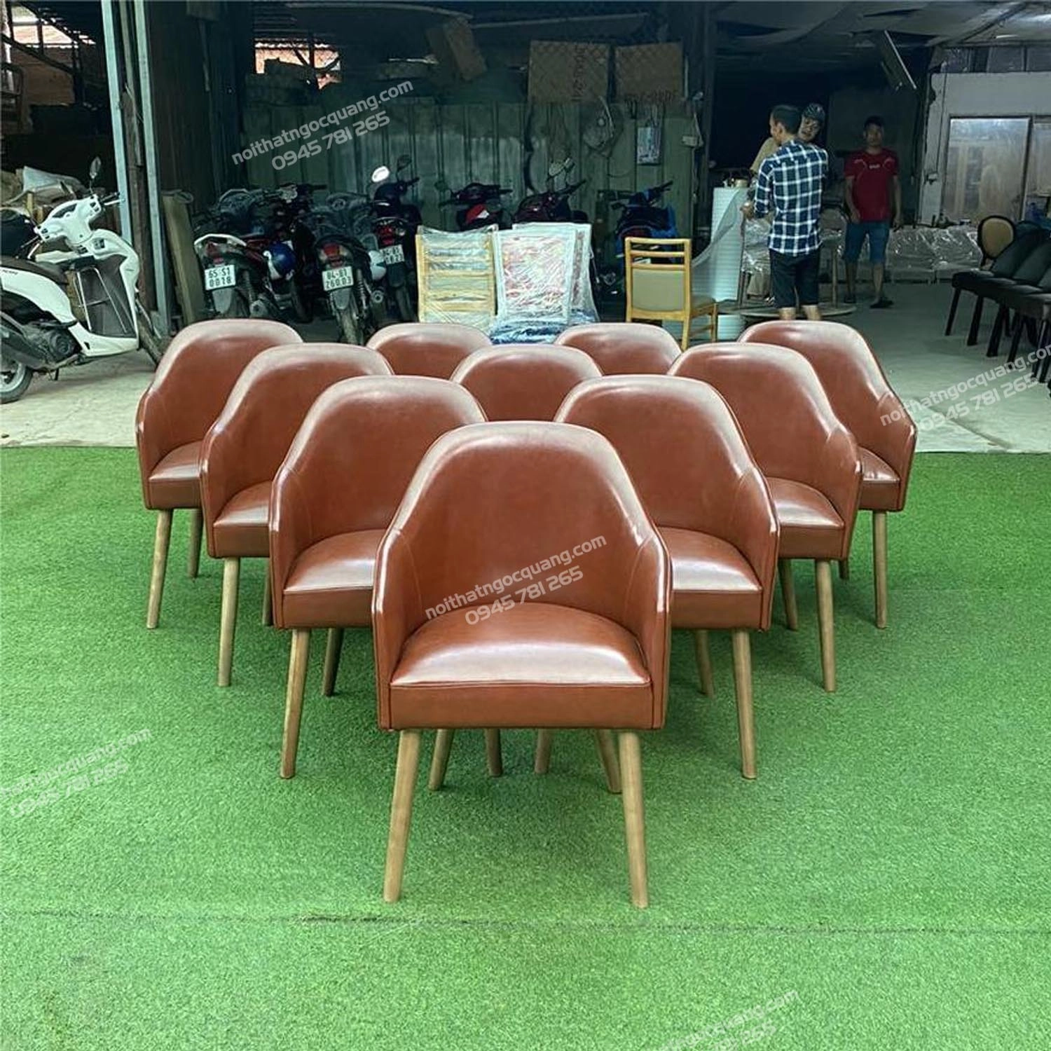Ghế gỗ Velvet có tay