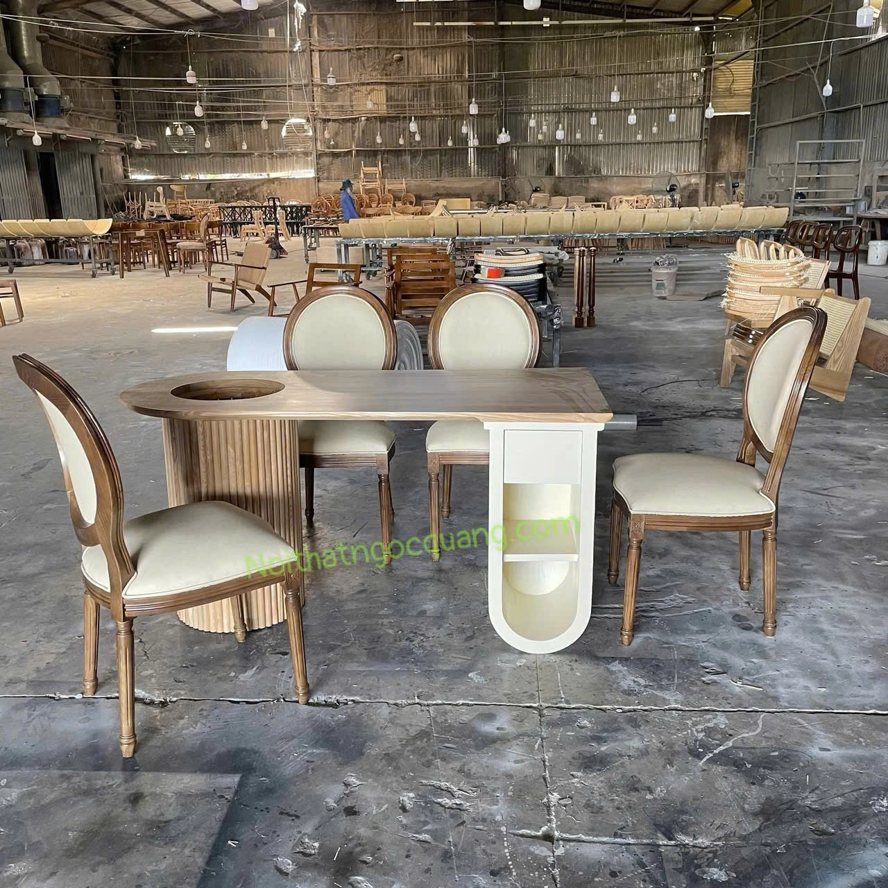 Bàn ăn Decor kết hợp làm việc