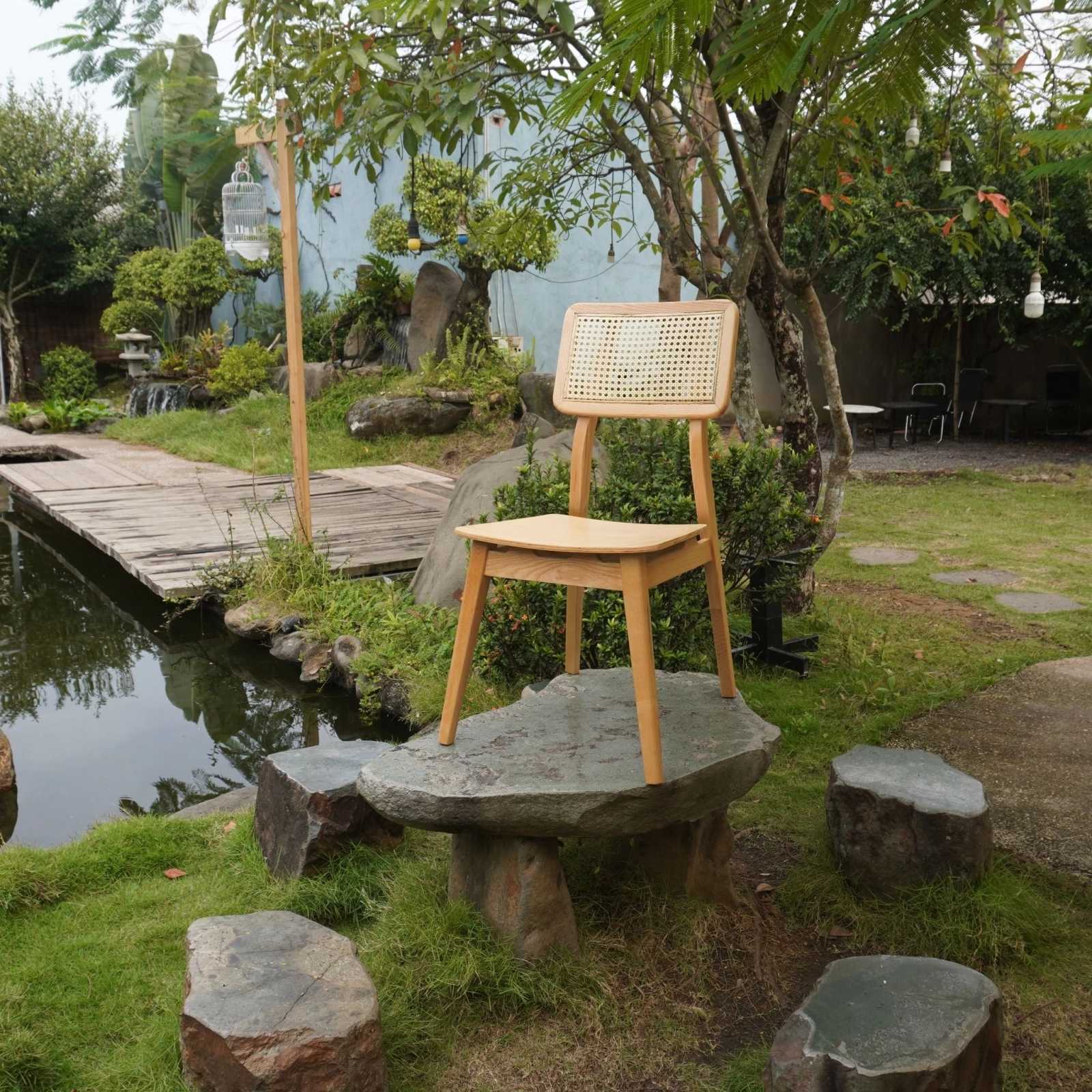 Ghế ăn Bonavista gỗ Ash tựa lưng mây 