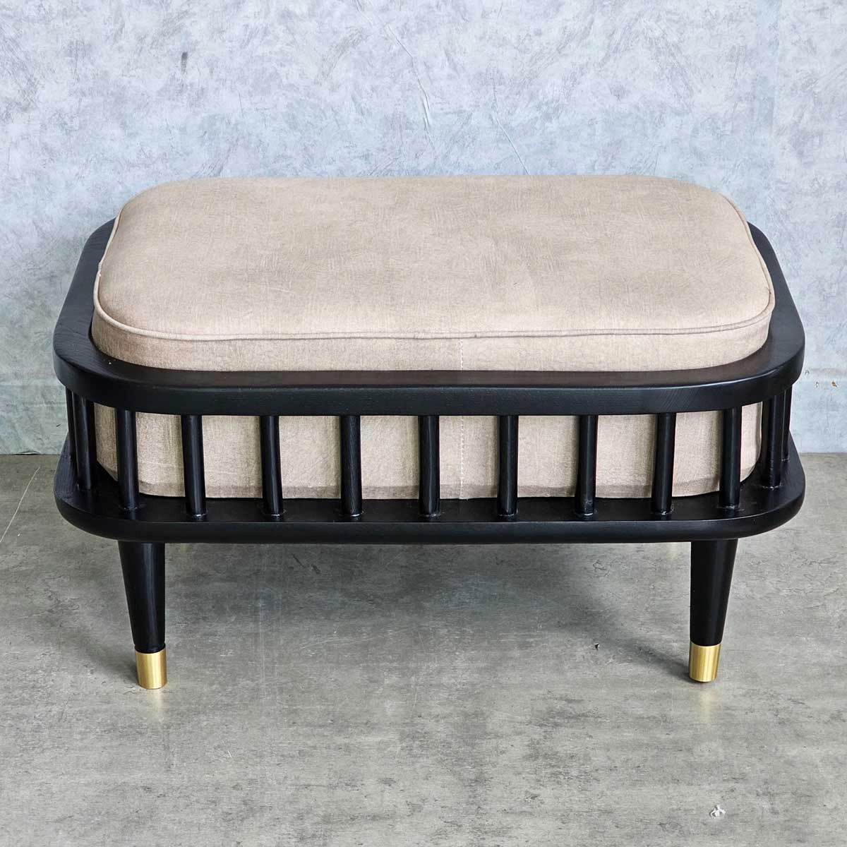 Ghế sofa đôn chân bọc đồng
