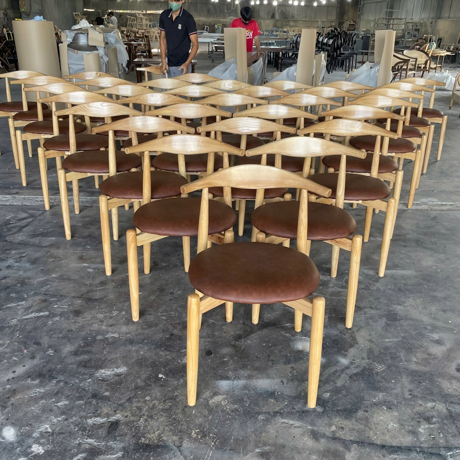 Ghế gỗ cafe Bull mê tròn