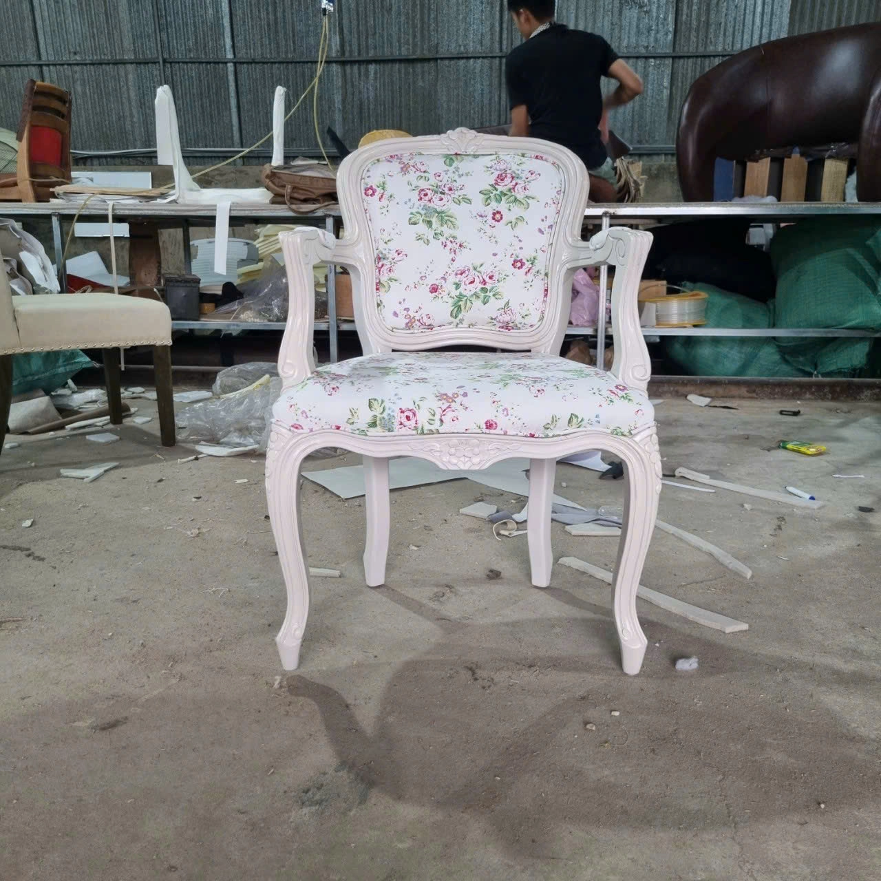 Ghế gỗ Louis phòng ngủ decor