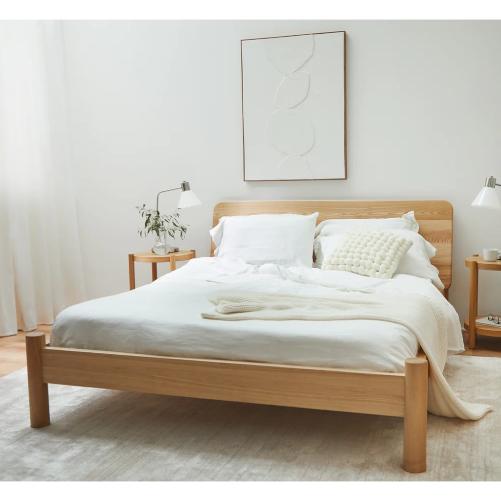 Giường ngủ chân tròn gỗ Ash hiện đại