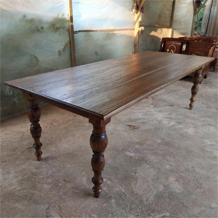 Bàn ăn gỗ chân tiện phong cách indochine