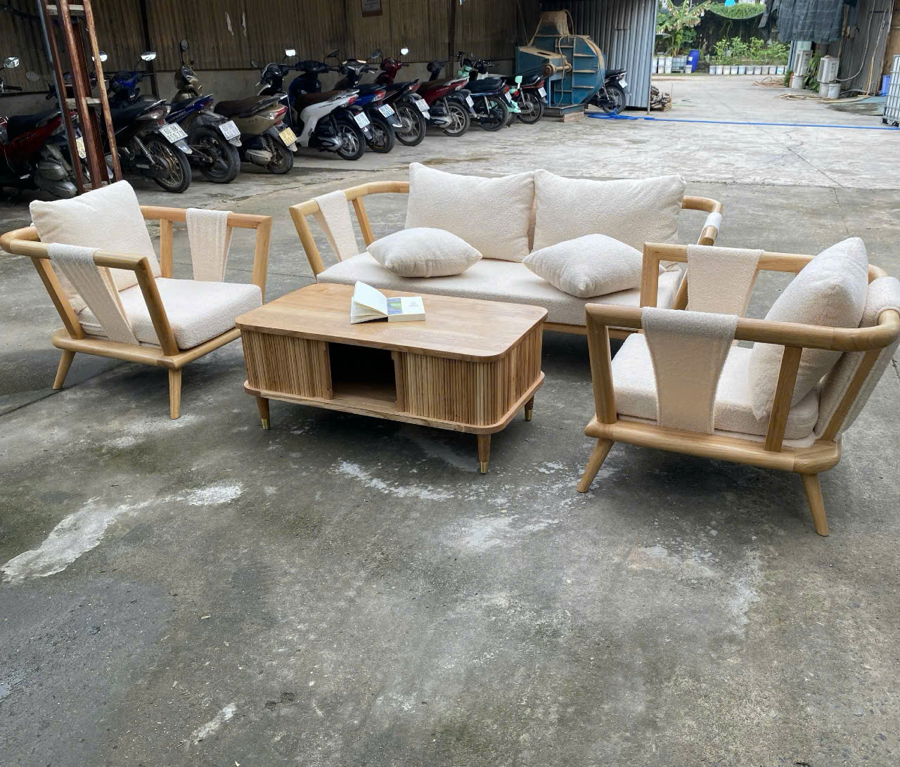 Sofa gỗ phòng khách decor hiện đại