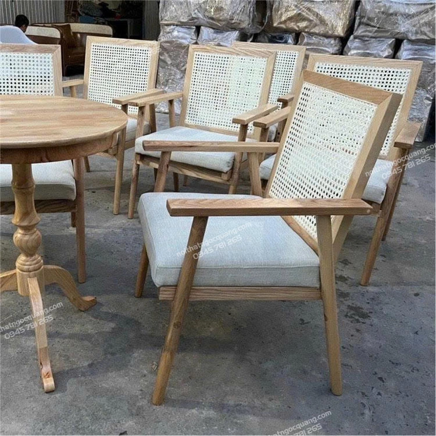 Ghế sofa tay vuông tựa mây