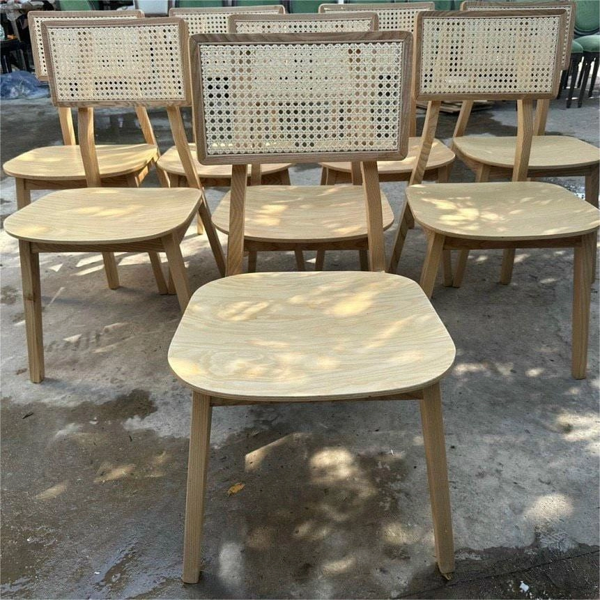 Ghế gỗ ash tựa mây vuông