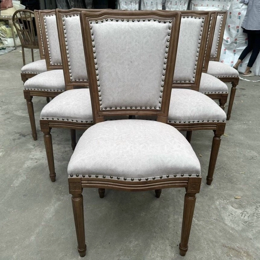 Ghế gỗ Louis tựa vuông