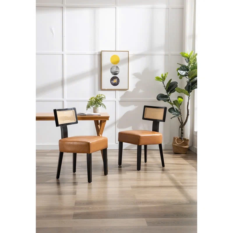 Ghế cafe gỗ bọc nệm da Shamiera 